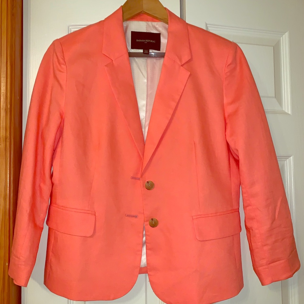 🆕 Banana Republic Coral Blazer